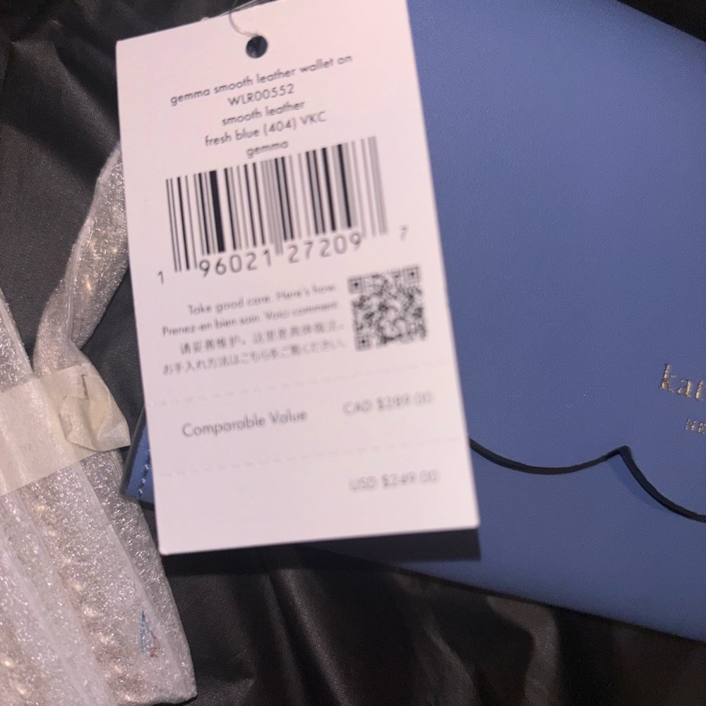 Kate Spade Periwinkle Scalloped Wallet - Picture 4 of 6